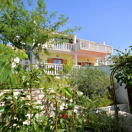 Appartamento Delux Jacuzzi & Heated Pool *