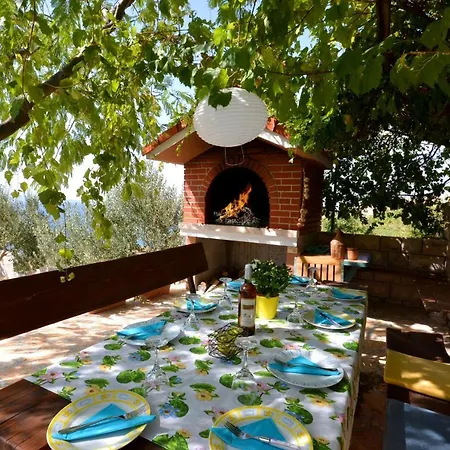 Delux Jacuzzi & Heated Pool Appartamento